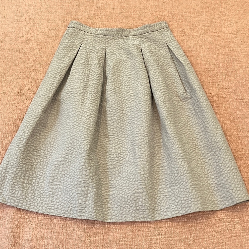 W28.5 pleated Textured A-Line jacquard Skirt in Light Gray